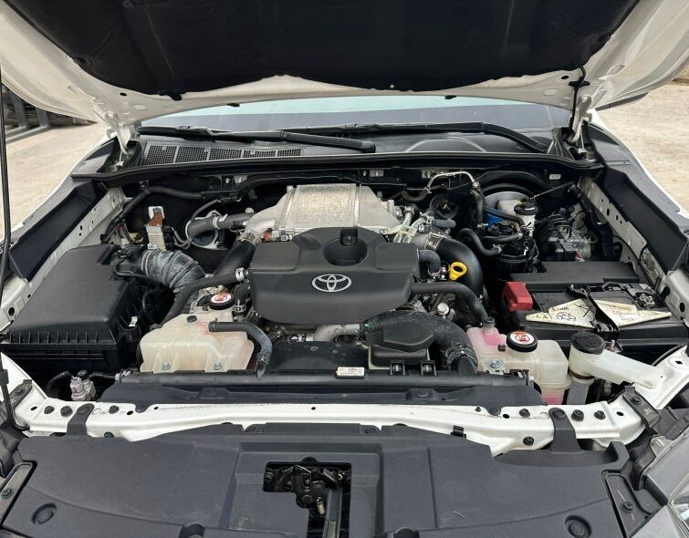 TOYOTA  HILUX DOUBLE CAB GX 4x4